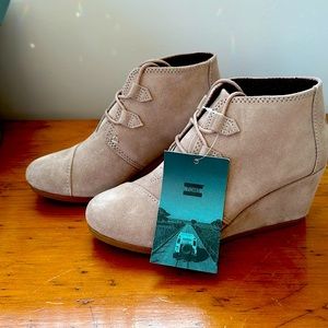 Kala Women's Wedge Ankle Boots Size 7